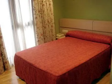 Cristal Naranco Hotel
